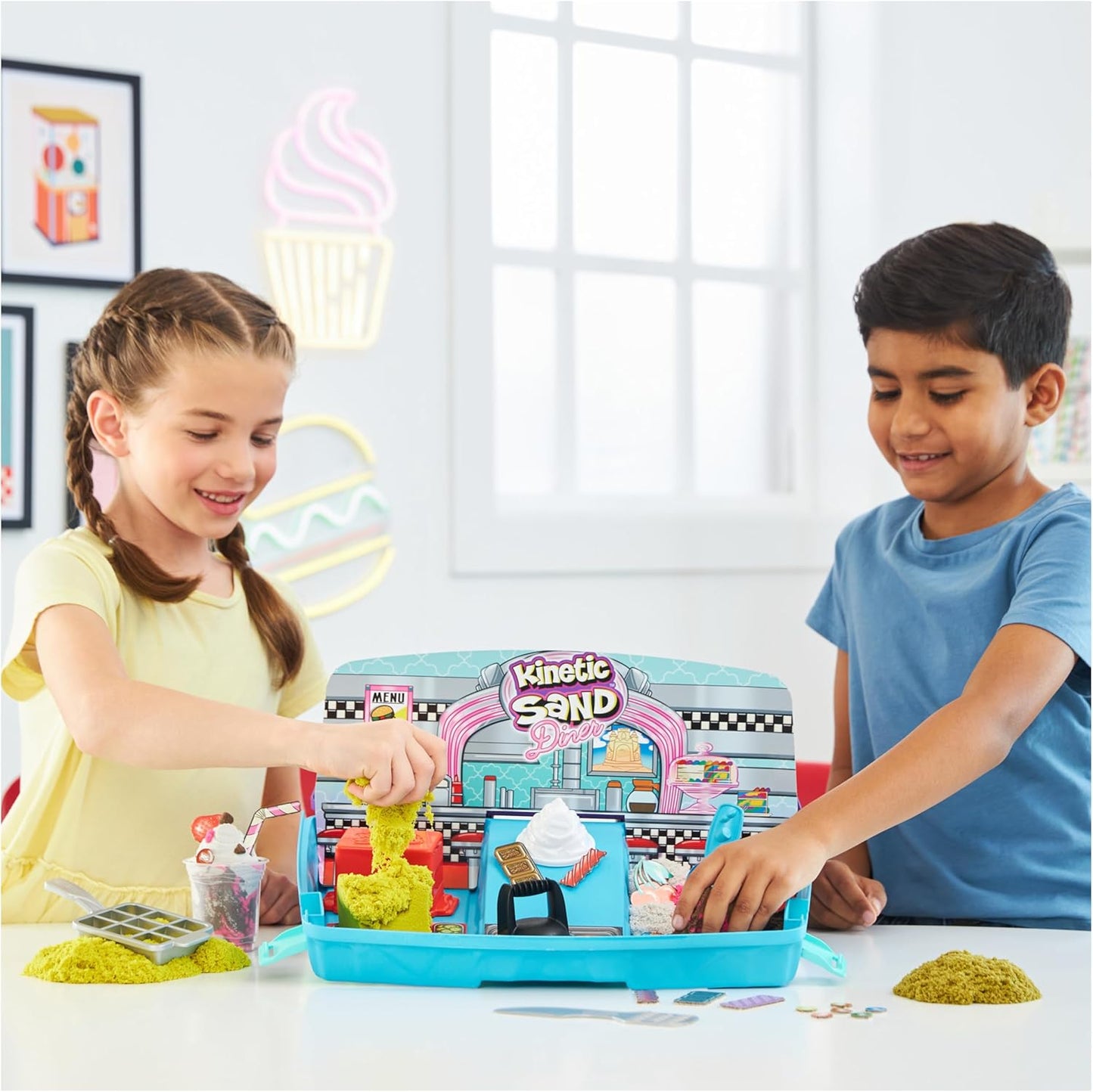 Kinetic Sand Burger and Ice Cream Bar