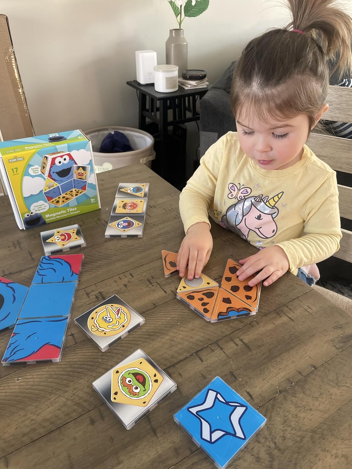 CreateOn “Sesame Street” Toys, Magnetic Kids’ Building Tiles from “Sesame Street” Books, Colors with Elmo Magnet Tiles, Educational Toys for Ages 3+, 17 Pieces