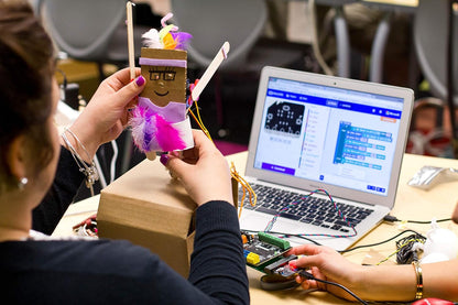 Hummingbird Bit Premium Kit - Educational Programmable Robot & Robotic Kit for Students, Teachers & Schools, Flexible Robotics Kits for Creative STEM Learning