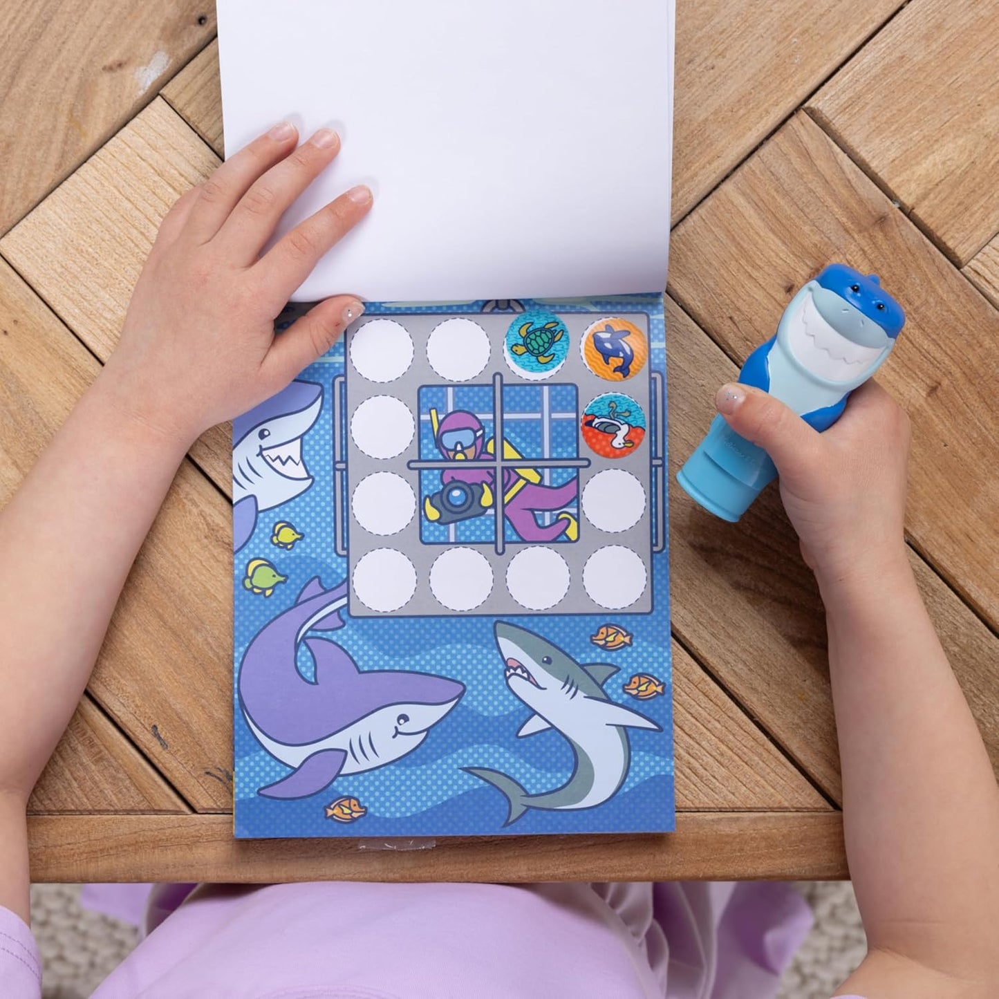 Melissa & Doug Sticker Wow!™ 24-Page Activity Pad and Sticker Stamper, 300 Stickers, Arts and Crafts Fidget Toy Collectible Character – Sea Turtle - for Kids Ages 3+ - FSC Certified