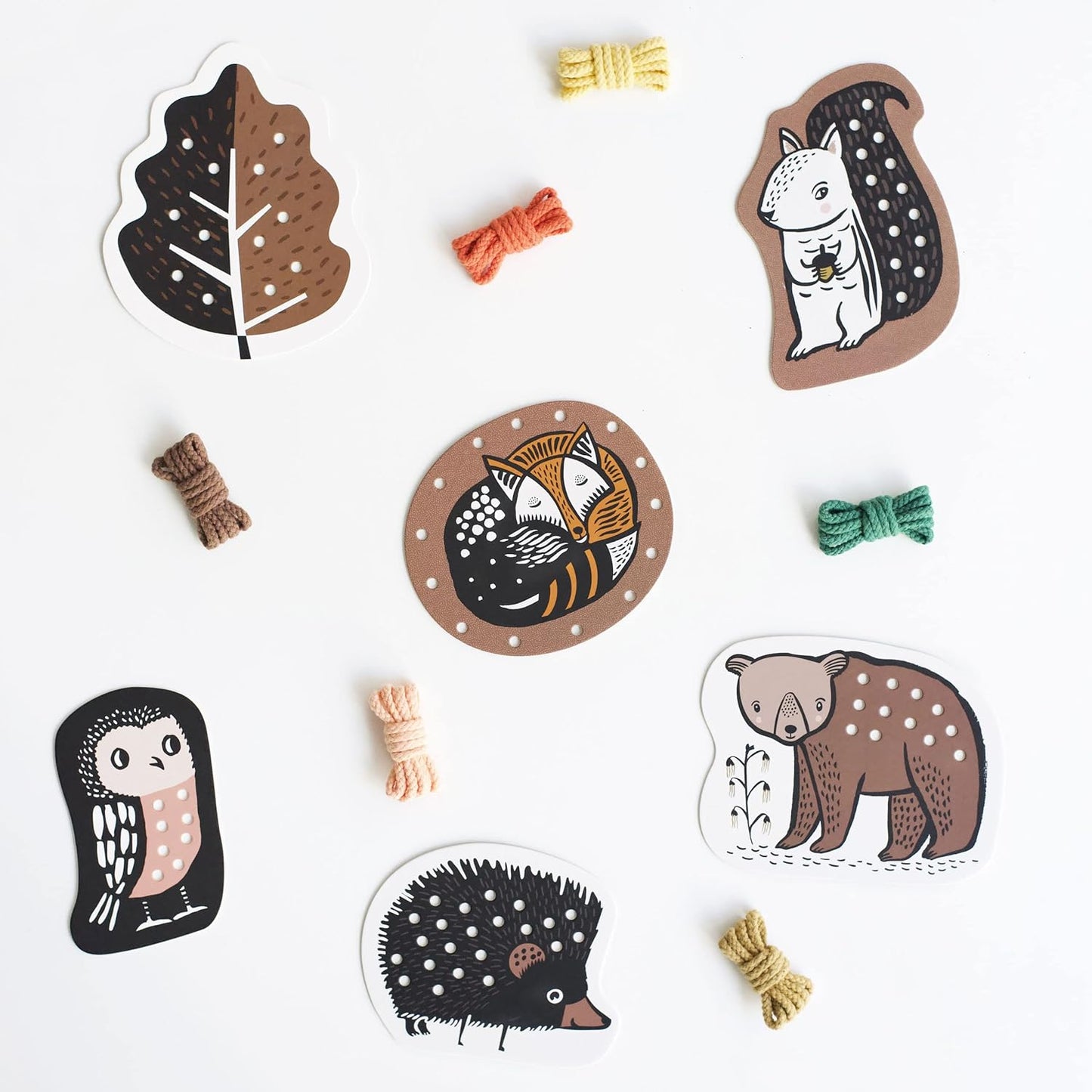 Wee Gallery Baby Animals Lacing Cards, Sewing Board and Travel Game for Toddlers and Preschoolers, Fine Motor Skills Toy, Montessori-Inspired Educational Kids Craft Activity for Ages 3+