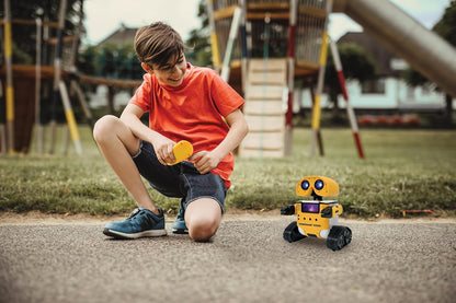 LEXiBOOK Powerman Max - Remote Control Walking Talking Toy Robot STEM Programmable Dances Sings Telling 10,000 Stories 300+ Learning Quiz Shooting Discs and Voice Repeat for Kids 4+ - ROB80EN, White