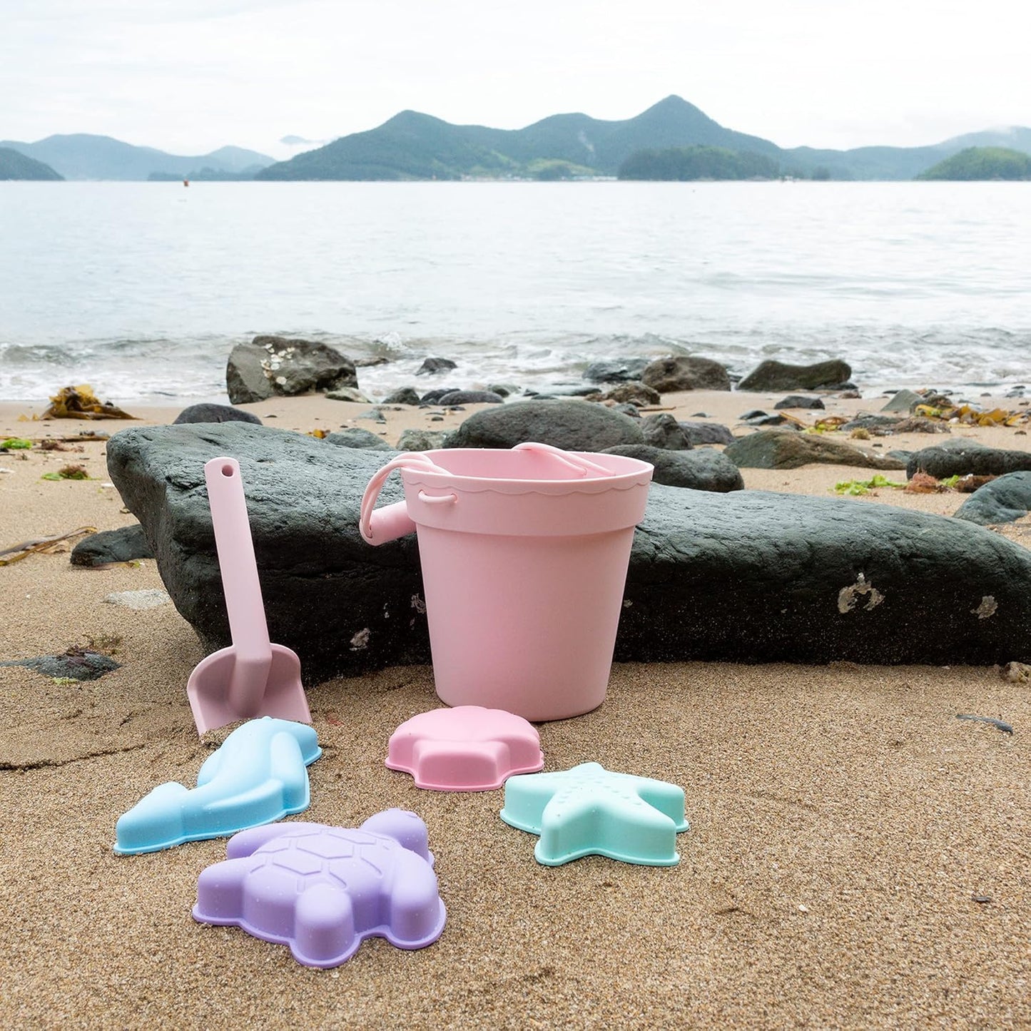 BLUE GINKGO Silicone Beach Toys - Modern Baby | Travel Friendly Toys Set | Silicone Bucket, Shovel, 4 Sand Molds, Beach Bag | Sand Toys for Toddlers, Kids - Yellow