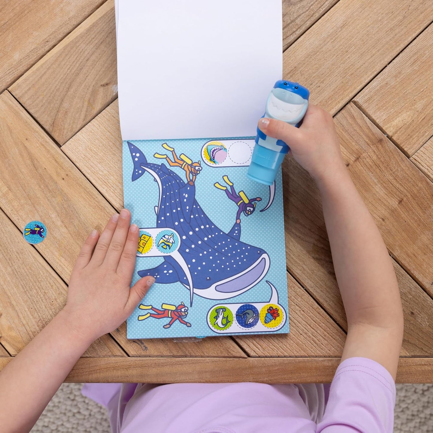 Melissa & Doug Sticker Wow!™ 24-Page Activity Pad and Sticker Stamper, 300 Stickers, Arts and Crafts Fidget Toy Collectible Character – Sea Turtle - for Kids Ages 3+ - FSC Certified