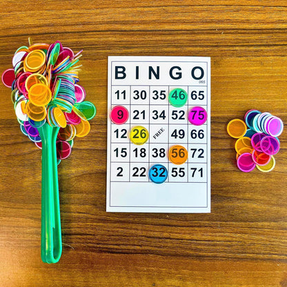 SEETOOOGAMES Magnetic Bingo Chips Counters - 300 Pieces Transparent Counting Game Chips - Clear Plastic Math Markers for Classroom - 19mm Mixed Color