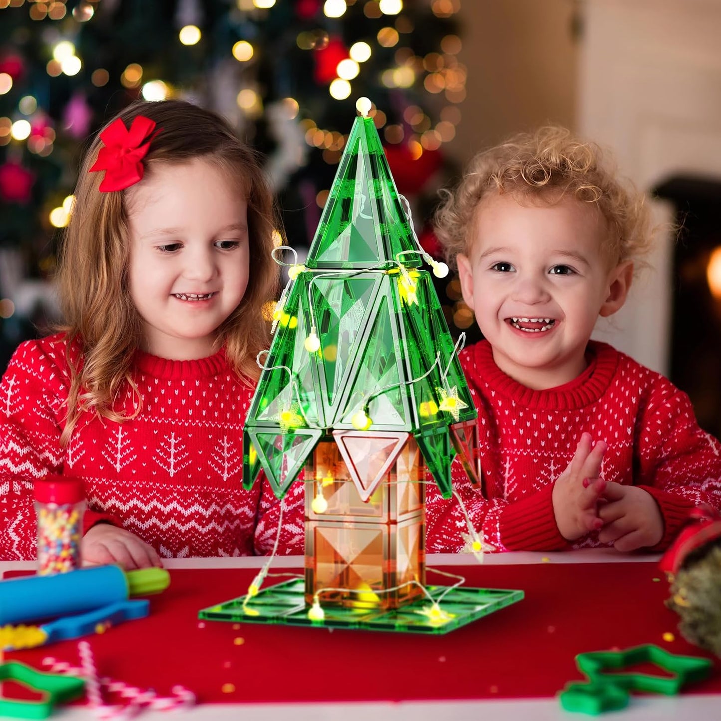 PicassoTiles Magnetic Tile Christmas Holidays Cottage Building Set with Santa Elves Nutcracker 6 Character Figures STEM Educational Construction Toy Winter Magnet Block Gift for Kids Age 3 Plus PTQ08