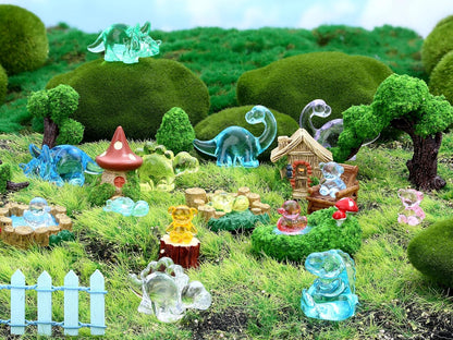 LAIDANLA Mini Resin Bears, Tiny Plastic Animals to Hide Small Bears Bulk for Counting Miniature Landscape Bear Party Favors Gifts Easter Egg Vase Filler Bear Figures Cute Trinkets Desk 200 Pcs