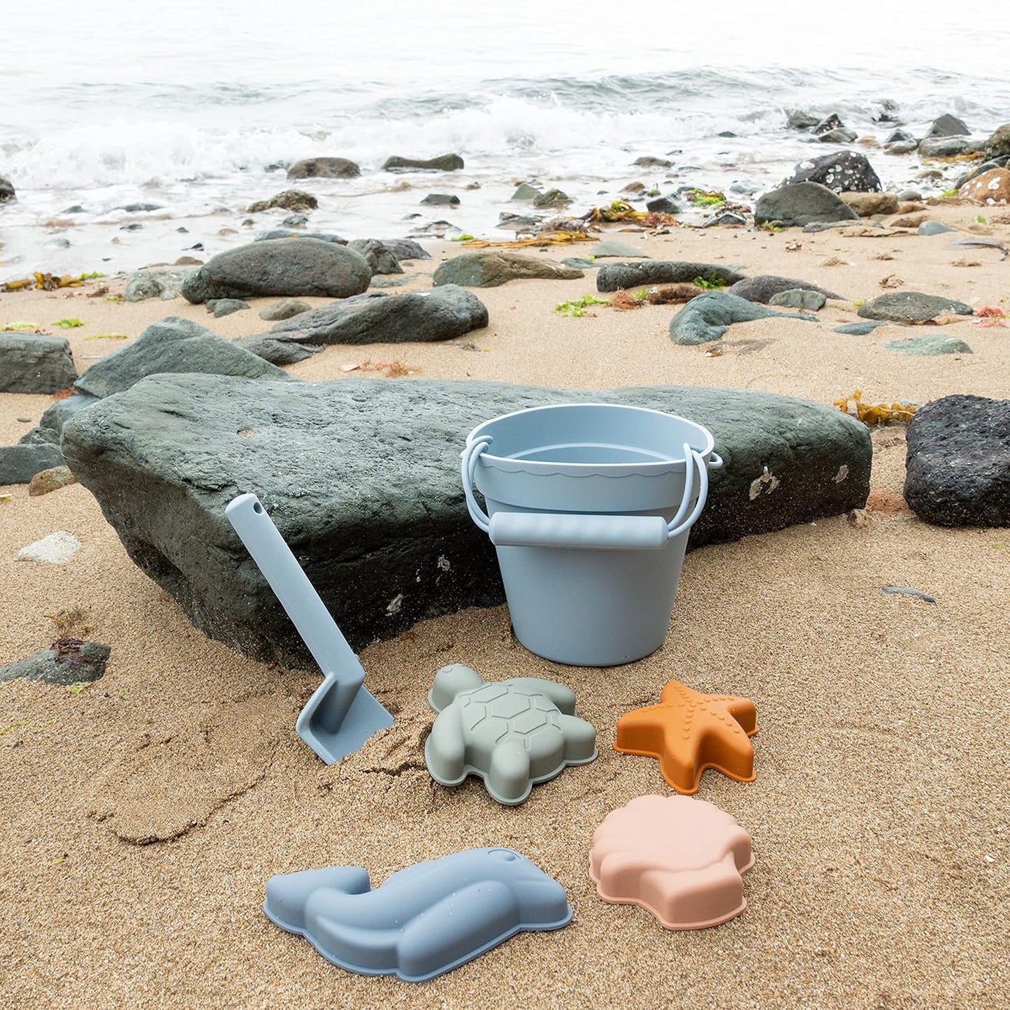 BLUE GINKGO Silicone Beach Toys - Modern Baby | Travel Friendly Toys Set | Silicone Bucket, Shovel, 4 Sand Molds, Beach Bag | Sand Toys for Toddlers, Kids - Yellow